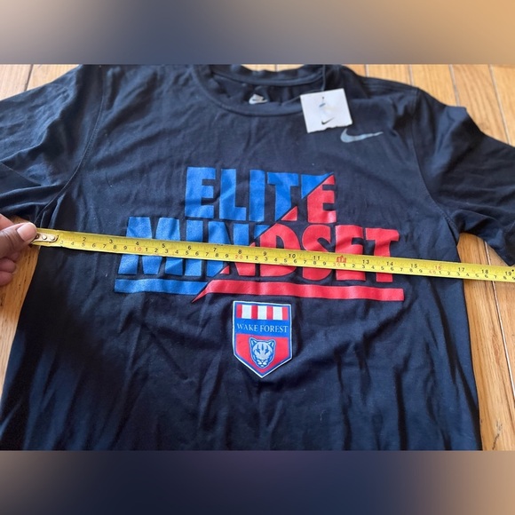 Wake Forest The Nike Tee Shirt Men’s Size Small Dri Fit NWT - Picture 3 of 5